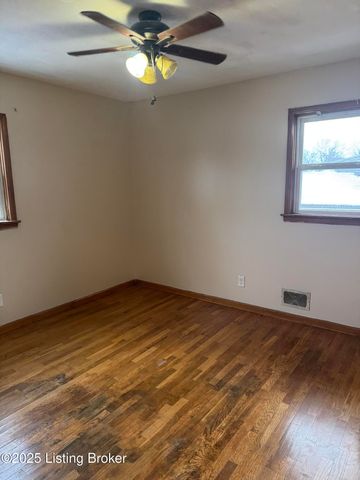 4019 Lomond Dr, Louisville, KY 40216