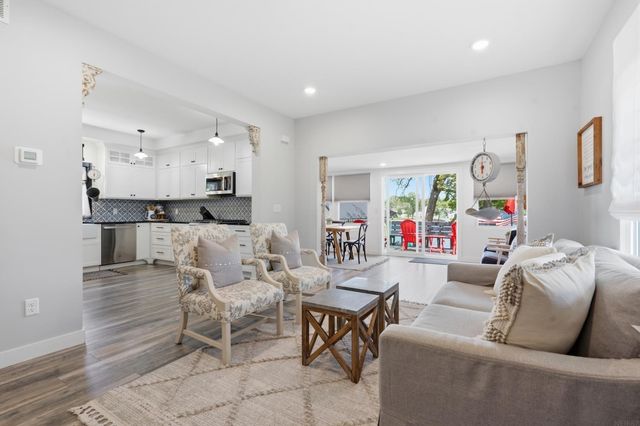 308 NW 4th Avenue, Independence, IA 50644