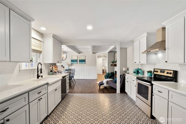 7319 45th Street W, University Place, WA 98466
