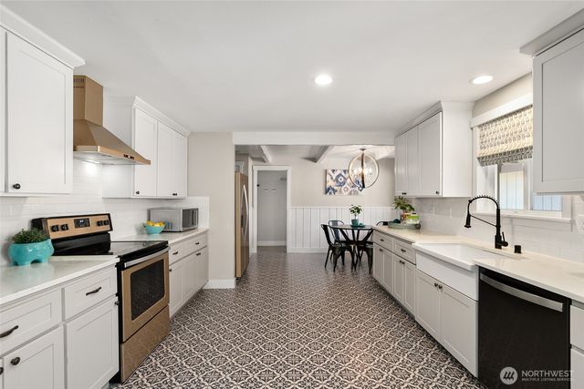 7319 45th Street W, University Place, WA 98466