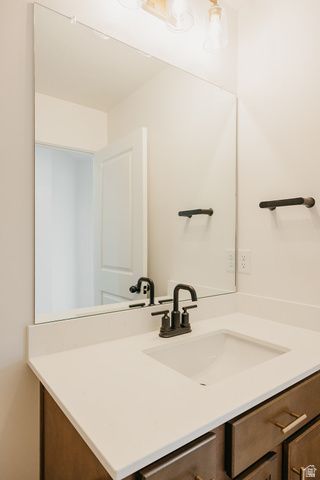 5233 S PARAMOUNT DR, Riverdale, UT 84405