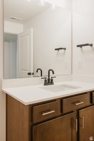 5233 S PARAMOUNT DR, Riverdale, UT 84405