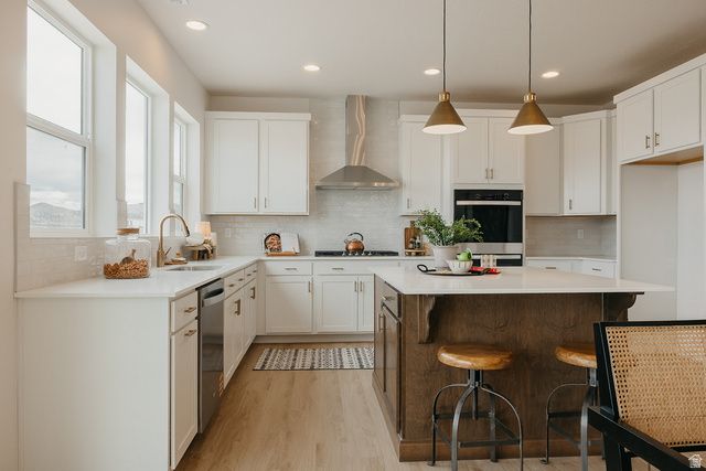 5233 S PARAMOUNT DR, Riverdale, UT 84405
