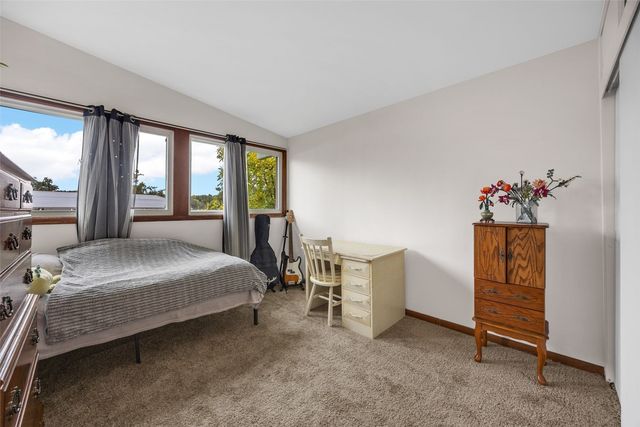 4216 Northwood Drive NE, Cedar Rapids, IA 52402