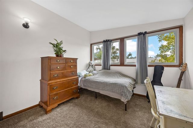 4216 Northwood Drive NE, Cedar Rapids, IA 52402