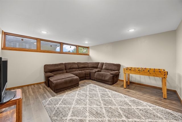 4216 Northwood Drive NE, Cedar Rapids, IA 52402