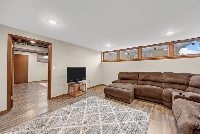 4216 Northwood Drive NE, Cedar Rapids, IA 52402
