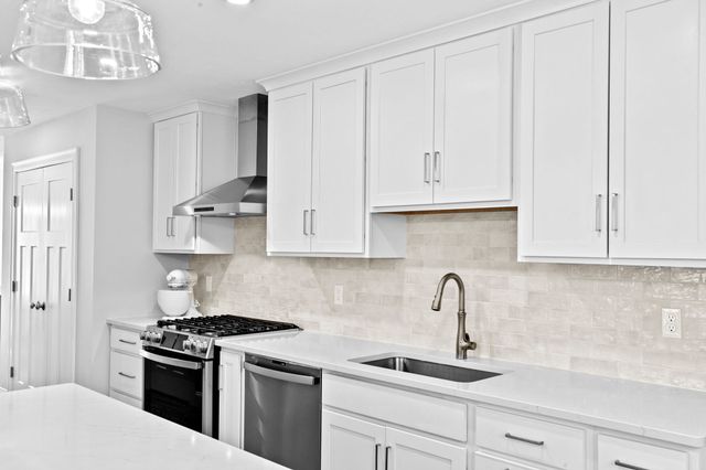 21 Blossom Drive, Plymouth, MA 02360
