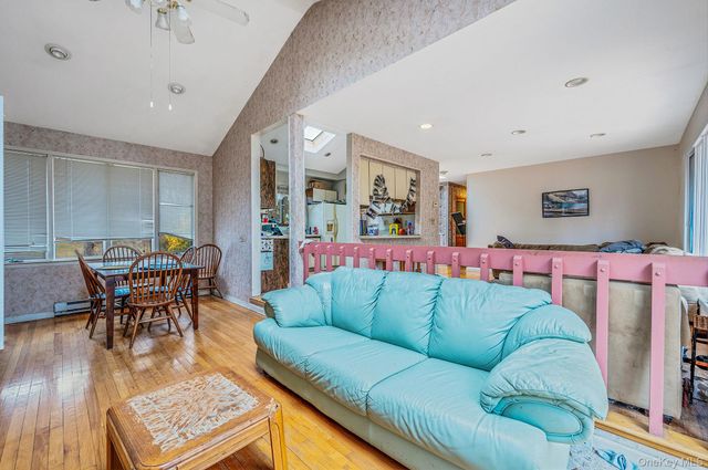 194 Central Park Road, Plainview, NY 11803