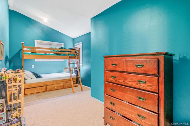 194 Central Park Road, Plainview, NY 11803