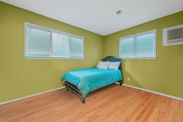 194 Central Park Road, Plainview, NY 11803