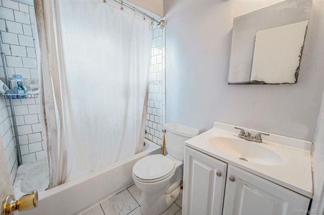 194 Central Park Road, Plainview, NY 11803