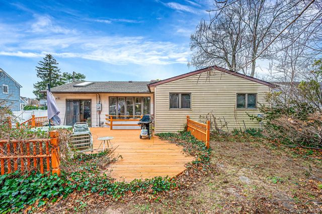 194 Central Park Road, Plainview, NY 11803