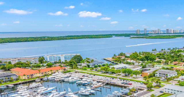 52 Yacht Club Drive 105, North Palm Beach, FL 33408