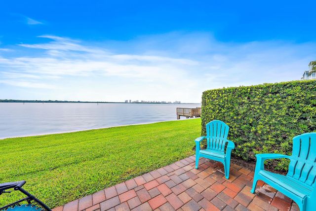 52 Yacht Club Drive 105, North Palm Beach, FL 33408