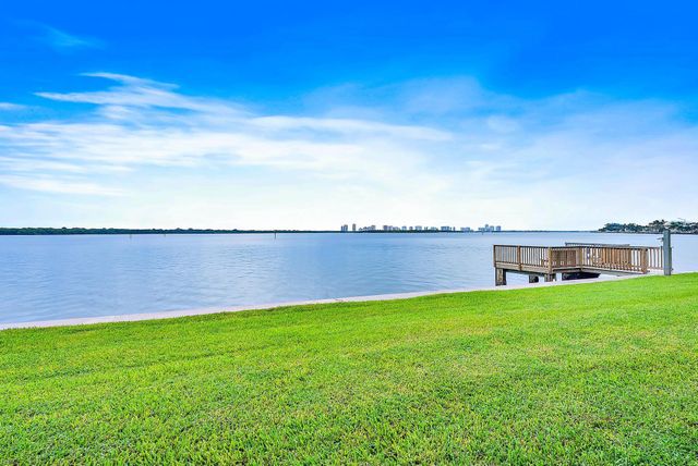 52 Yacht Club Drive 105, North Palm Beach, FL 33408