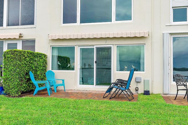 52 Yacht Club Drive 105, North Palm Beach, FL 33408