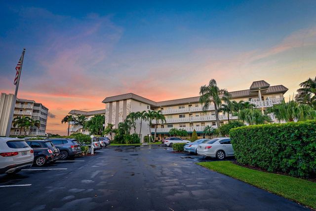 52 Yacht Club Drive 105, North Palm Beach, FL 33408