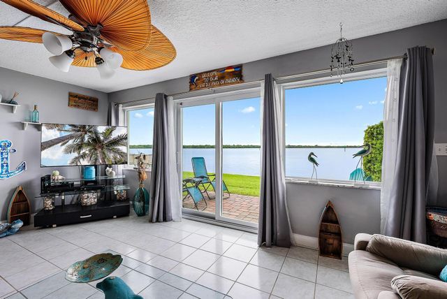 52 Yacht Club Drive 105, North Palm Beach, FL 33408