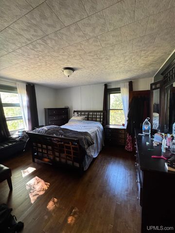 21342 Royce Road, Hancock, MI 49930