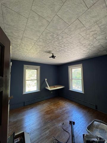 21342 Royce Road, Hancock, MI 49930