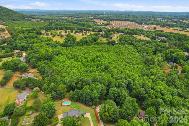 1273 Shirebourn None, Hickory, NC 28602