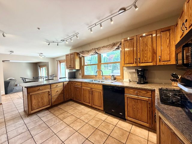 643 Lindgren Lane, Belvidere, IL 61008