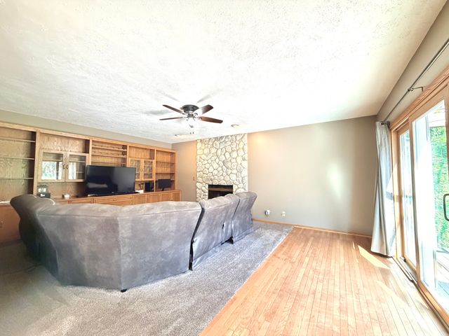 643 Lindgren Lane, Belvidere, IL 61008