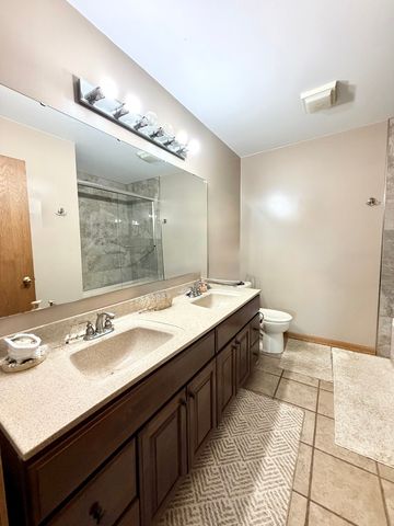 643 Lindgren Lane, Belvidere, IL 61008
