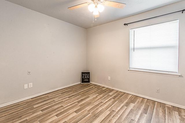 709 N Silver Leaf Drive, Moore, OK 73160