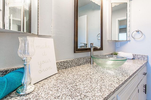 709 N Silver Leaf Drive, Moore, OK 73160