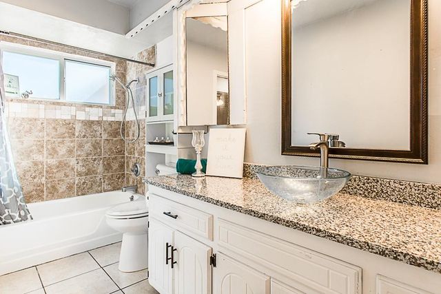 709 N Silver Leaf Drive, Moore, OK 73160