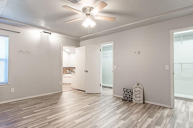 709 N Silver Leaf Drive, Moore, OK 73160