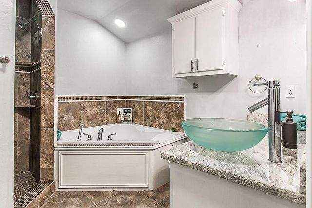 709 N Silver Leaf Drive, Moore, OK 73160