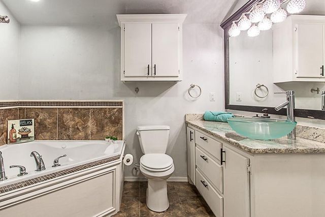 709 N Silver Leaf Drive, Moore, OK 73160