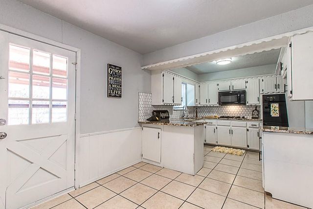 709 N Silver Leaf Drive, Moore, OK 73160