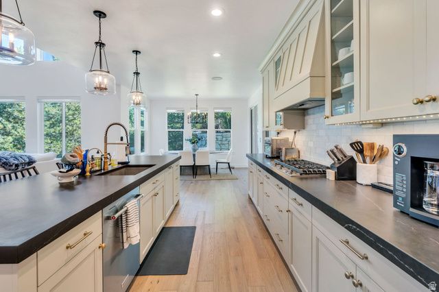 709 E 200 S, Centerville, UT 84014