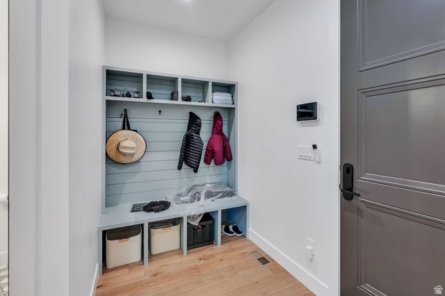 709 E 200 S, Centerville, UT 84014