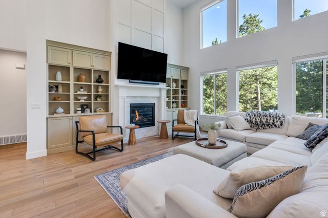 709 E 200 S, Centerville, UT 84014