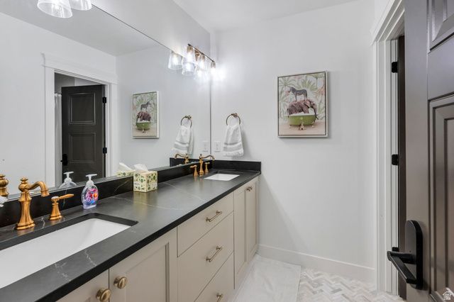 709 E 200 S, Centerville, UT 84014