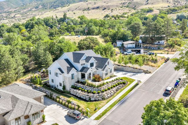 709 E 200 S, Centerville, UT 84014