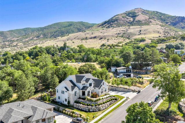 709 E 200 S, Centerville, UT 84014