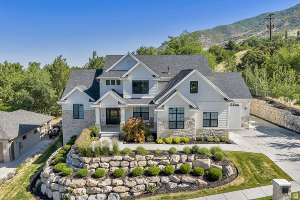 709 E 200 S, Centerville, UT 84014