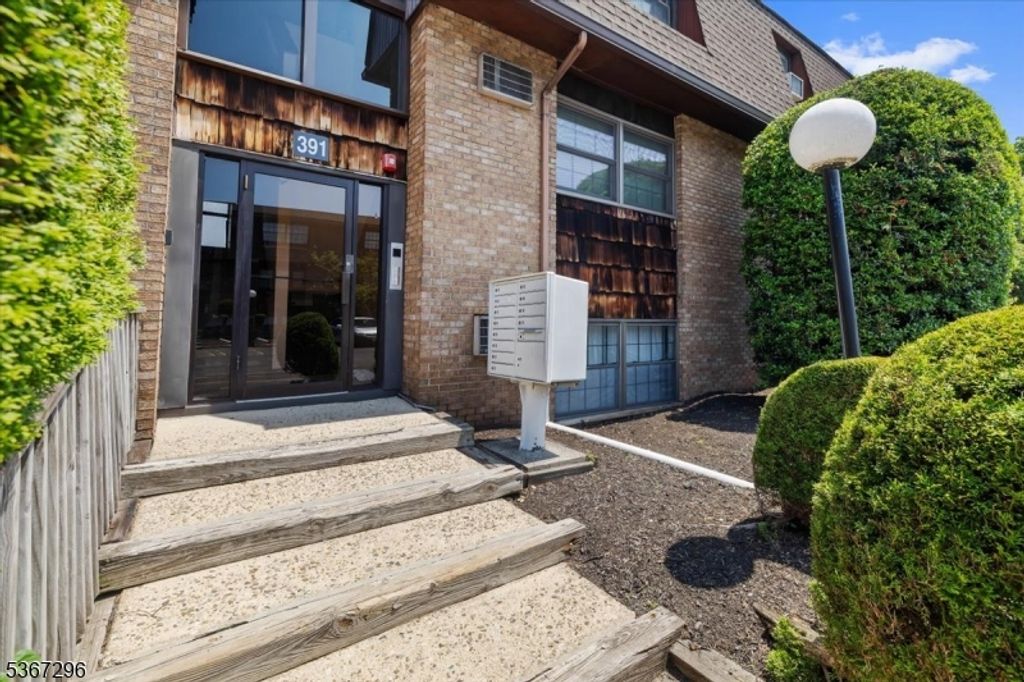 412 Broad Way 25A, Passaic City, NJ 07055