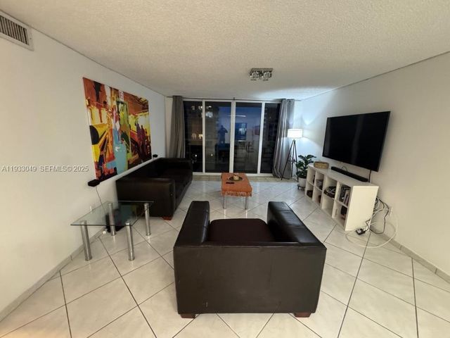 5750 Collins Ave 10J, Miami Beach, FL 33140