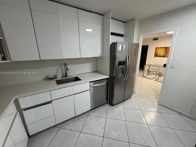 5750 Collins Ave 10J, Miami Beach, FL 33140