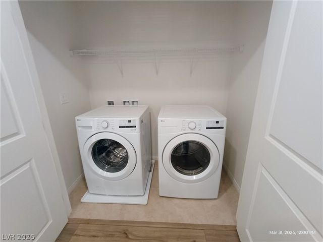 9158 Surrey Wood Street, Las Vegas, NV 89113