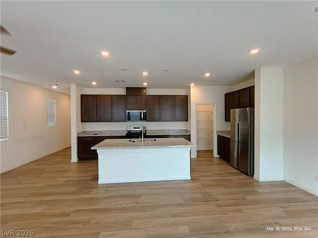 9158 Surrey Wood Street, Las Vegas, NV 89113