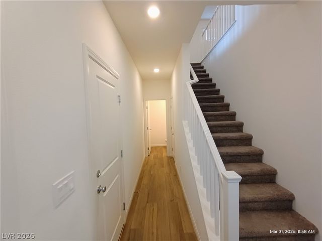 9158 Surrey Wood Street, Las Vegas, NV 89113