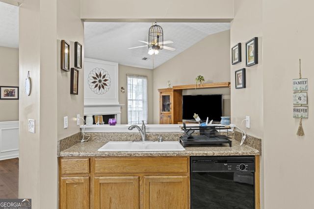 2114 Beacon Crest Drive, Buford, GA 30519